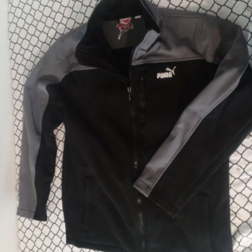 Puma boys jacket Size Large Black/Gray